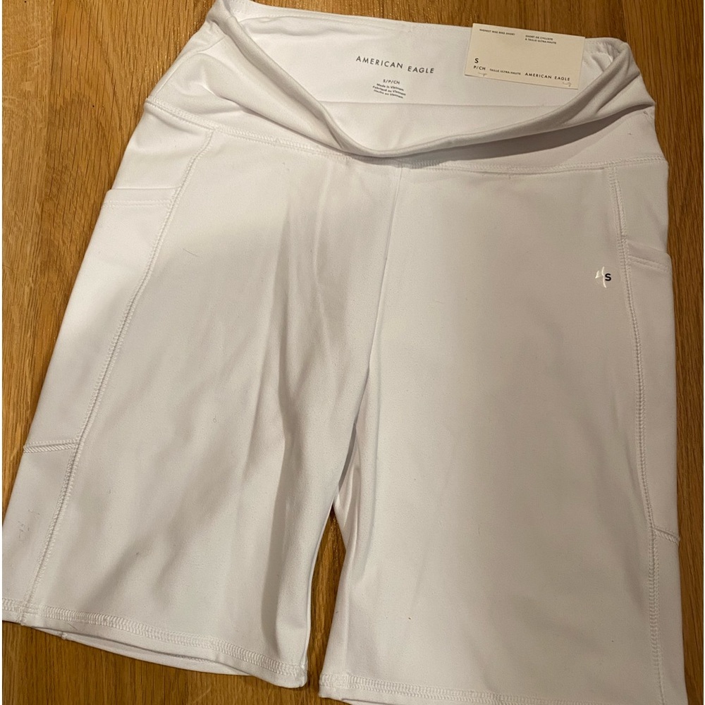 American Eagle white pocket biker short